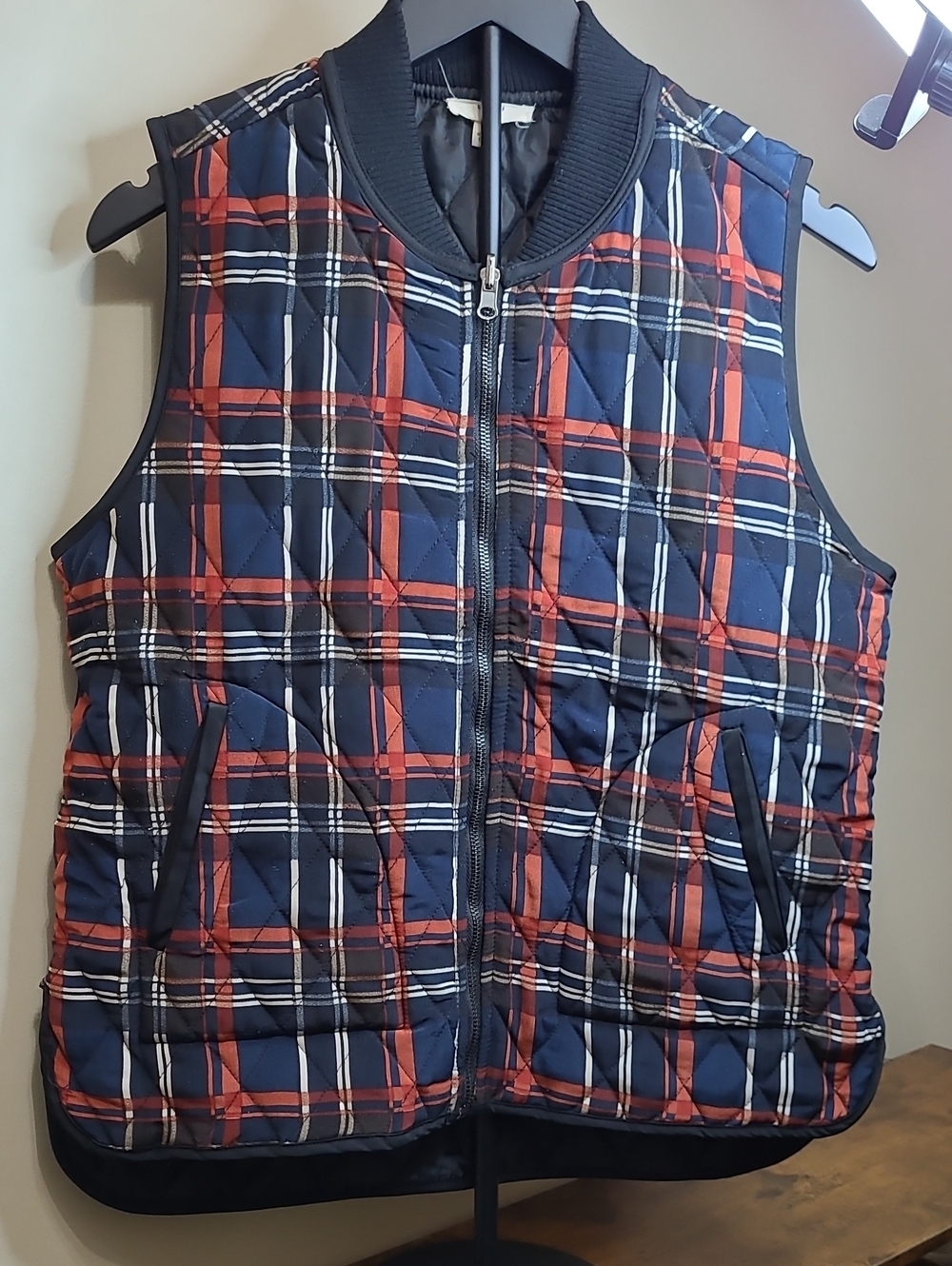 Entro Navy Blue Plaid Quilted Puffer Vest size Medium